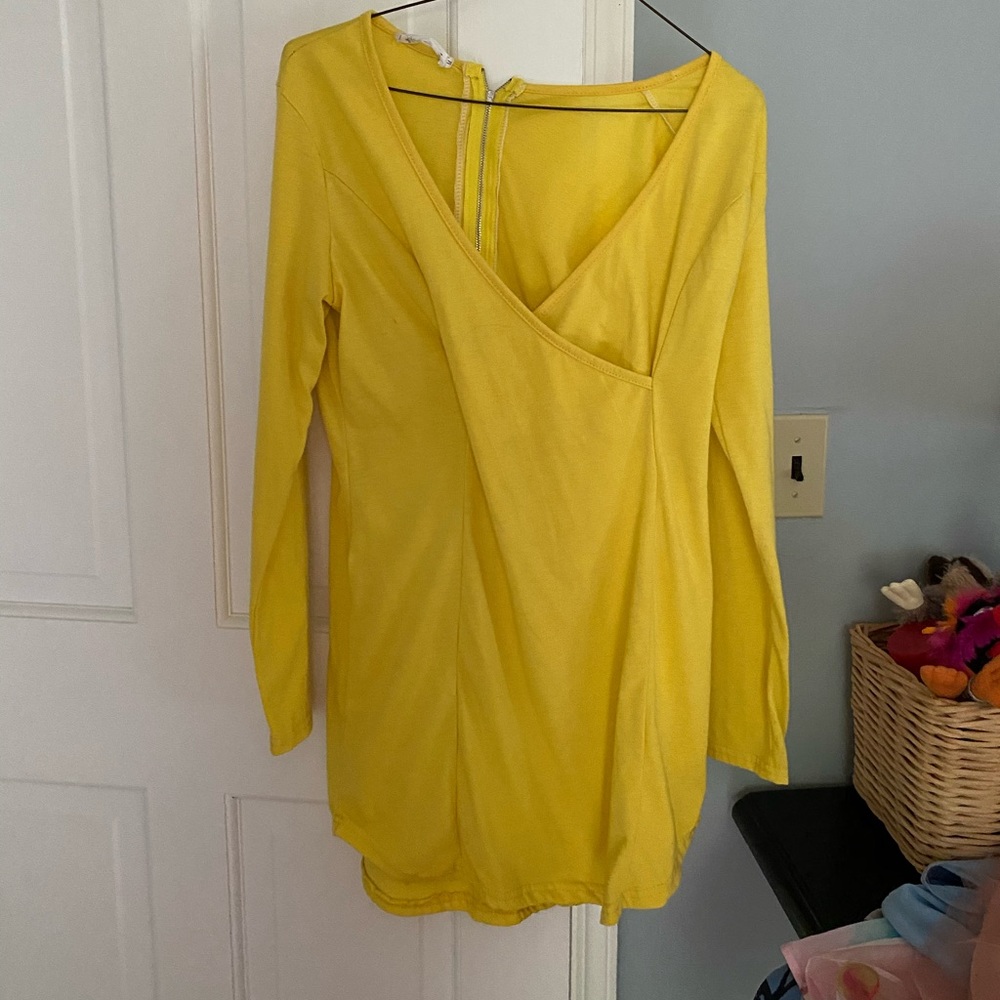 Yellow mini dress long sleeves
